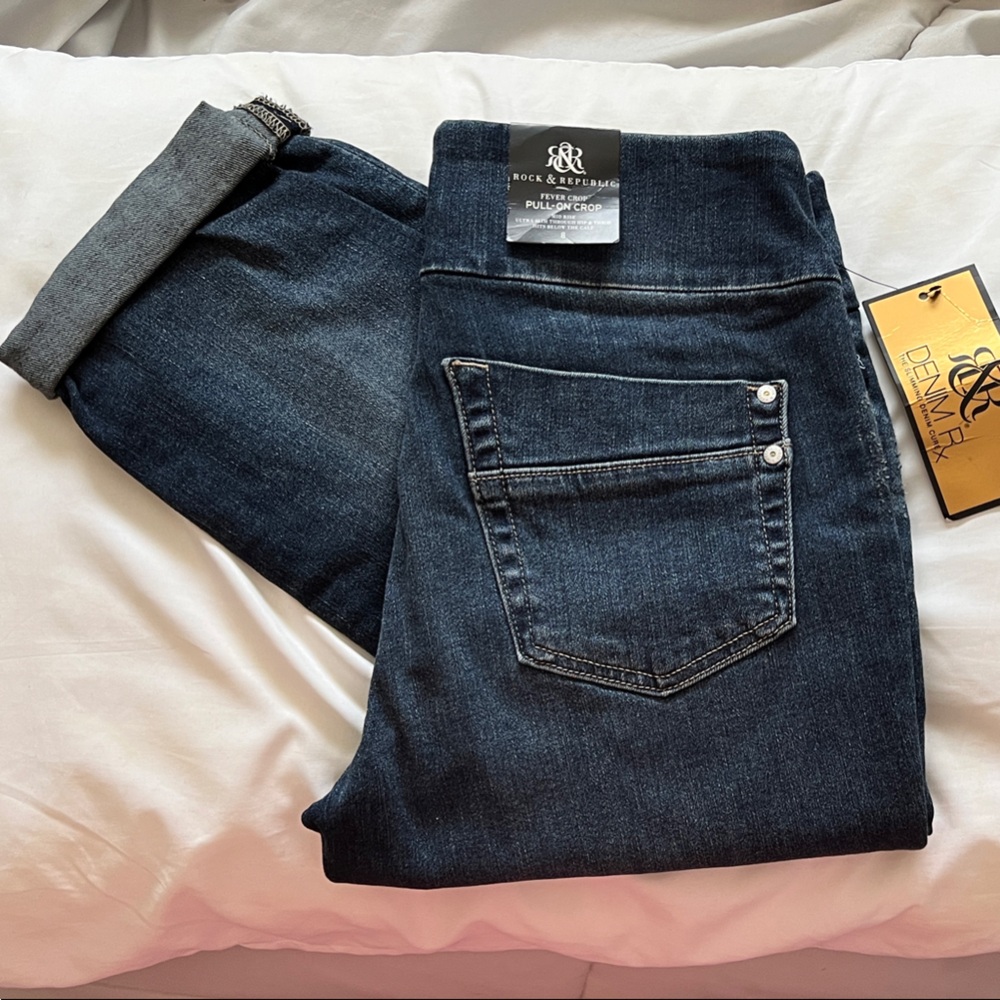 Women’s Rock & Republic Mid Rise Pull on Crop